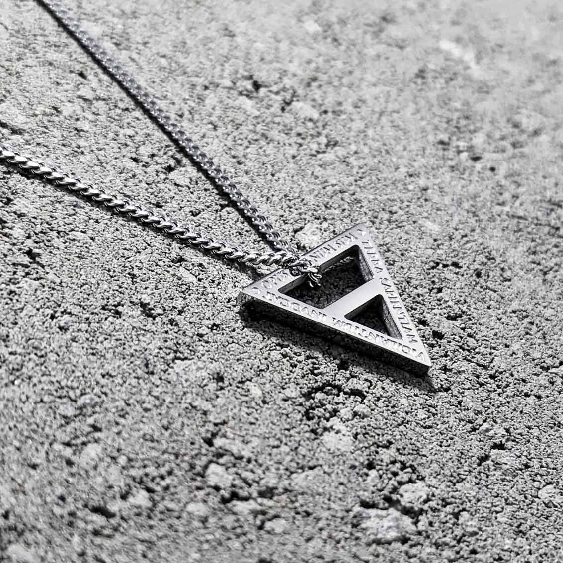 EARTH ALCHEMIST NECKLACE WITH CHAIN - SILVER