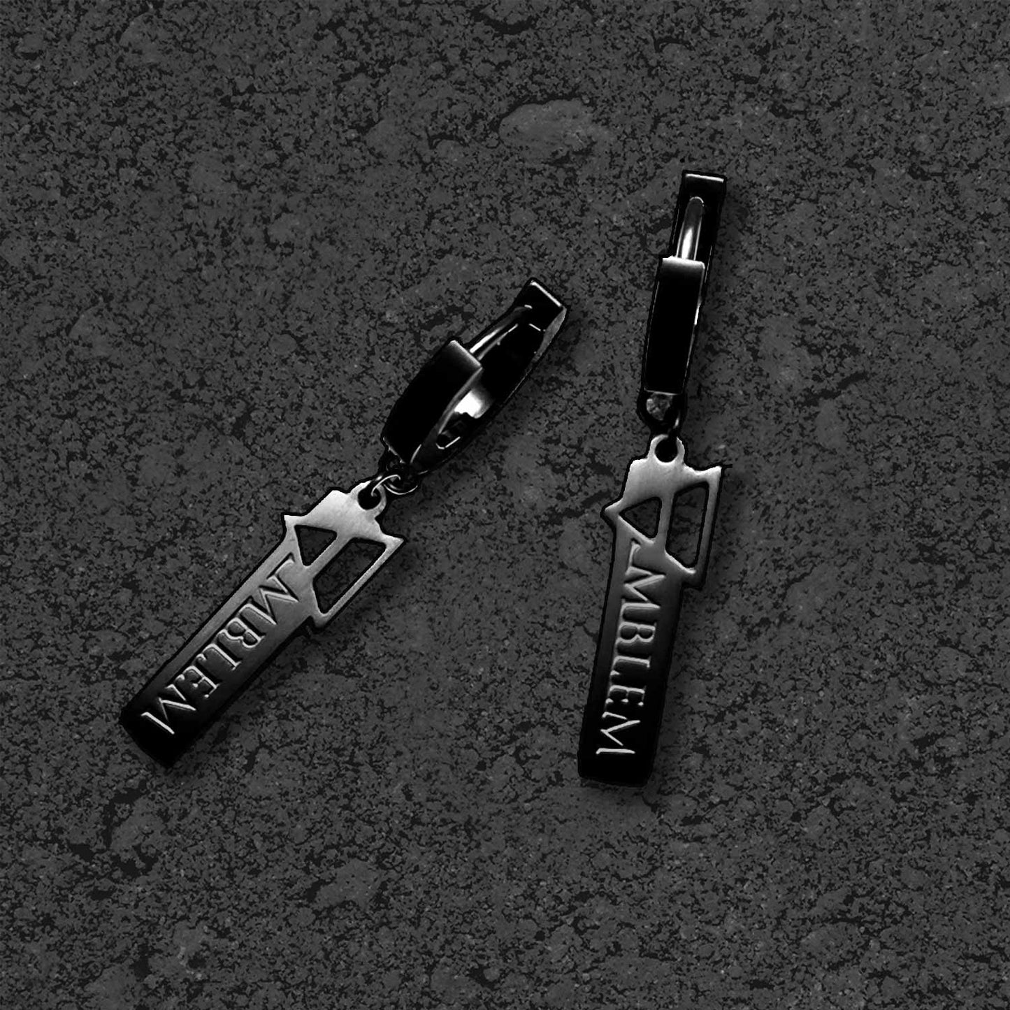 EMBLEM TAG EARRINGS - BLACK