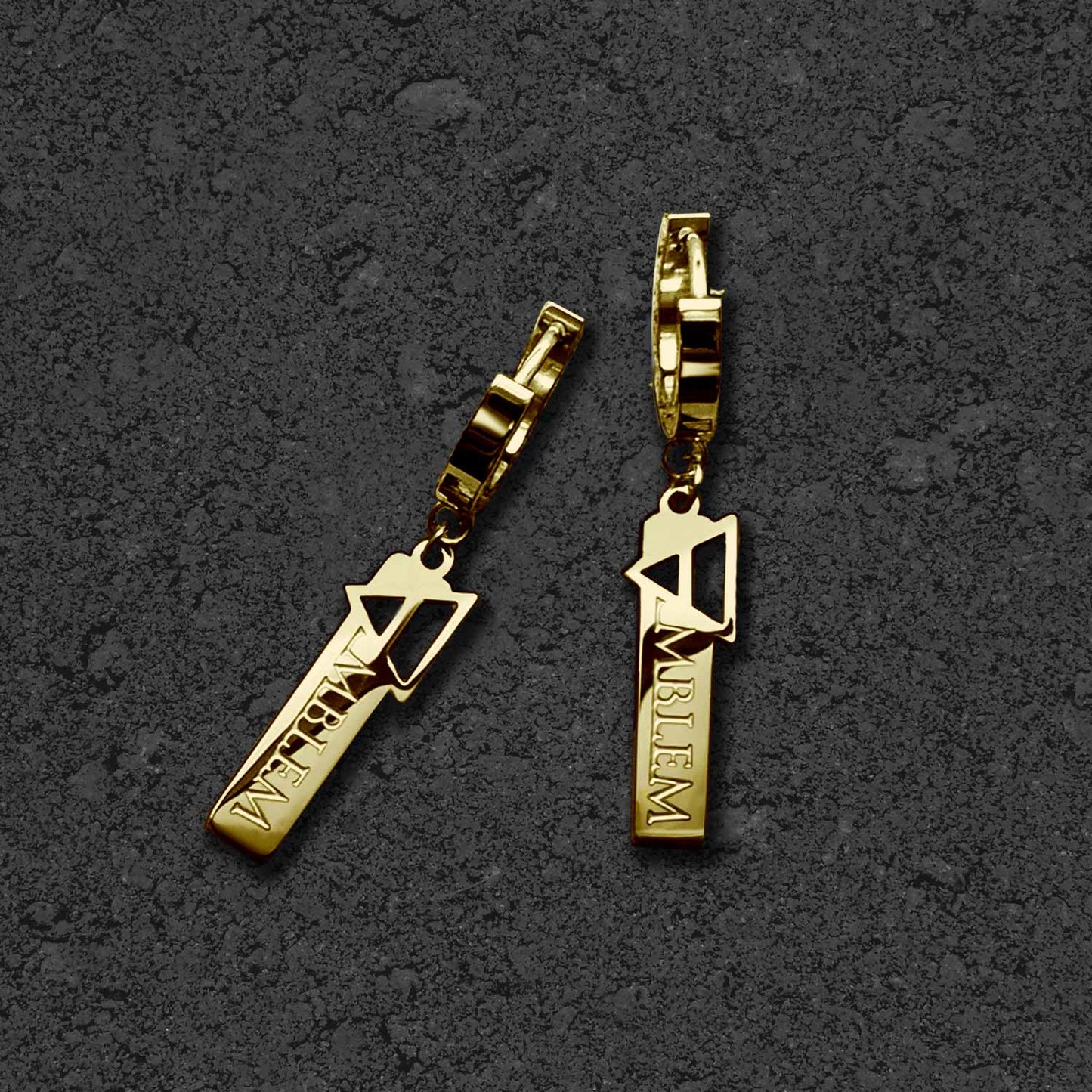 EMBLEM TAG EARRINGS - GOLD