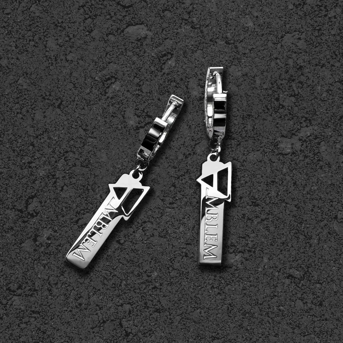 EMBLEM TAG EARRINGS - SILVER