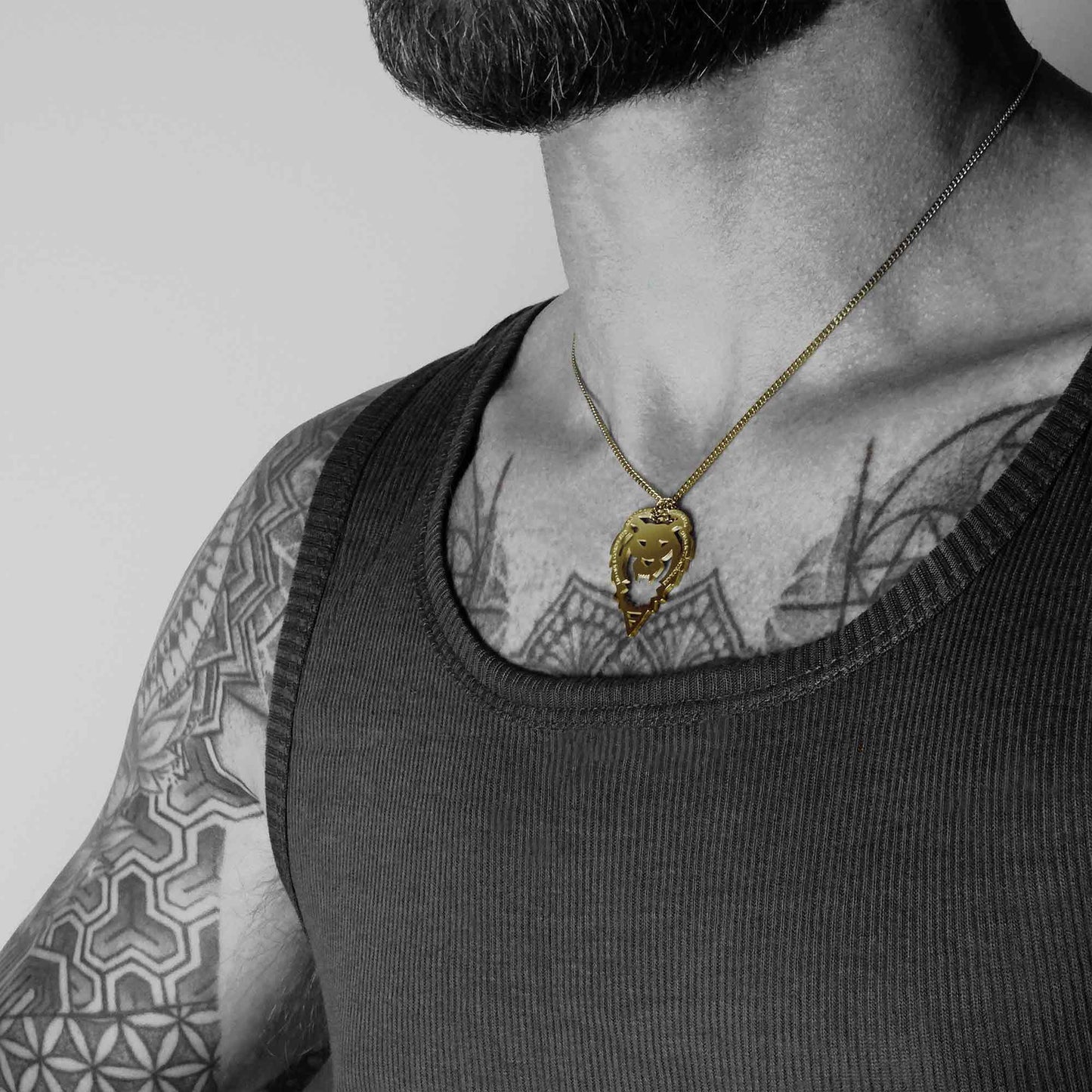 LION NECKLACE WITH CHAIN - GOLD