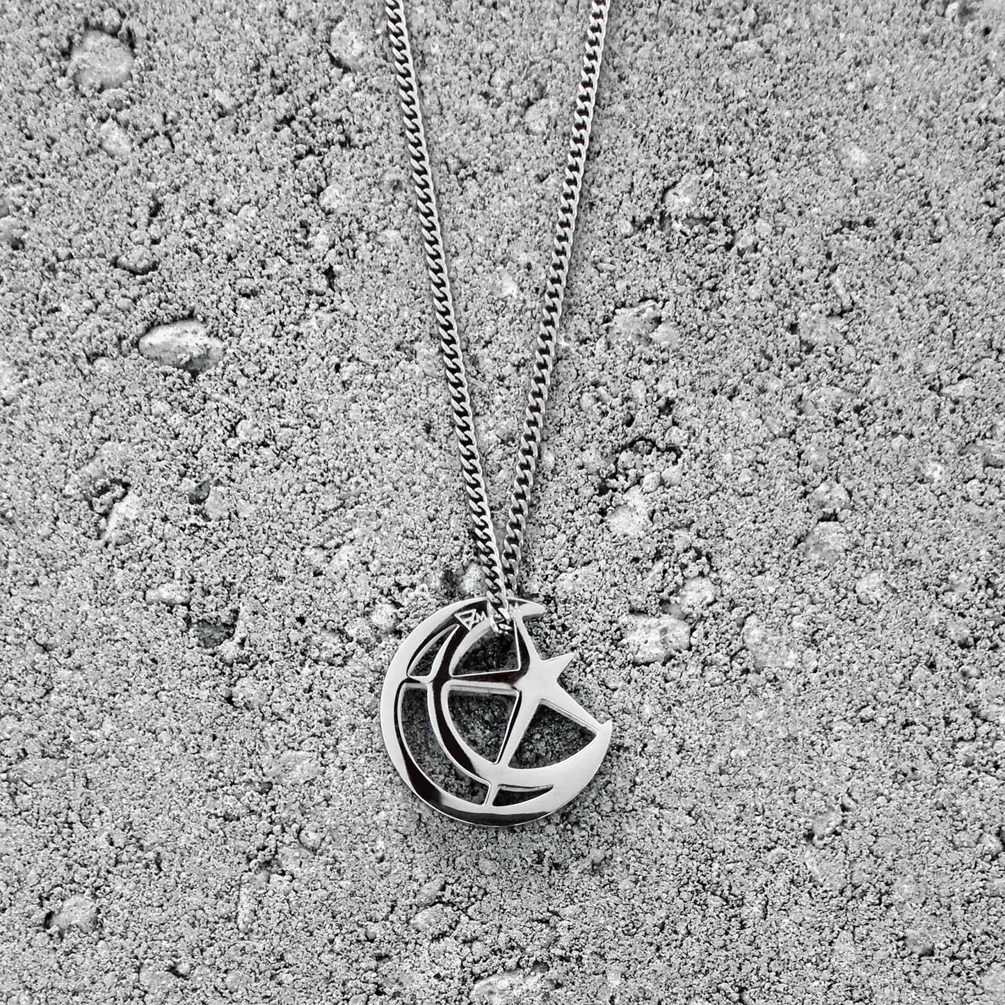 MOON NECKLACE WITH CHAIN - SILVER