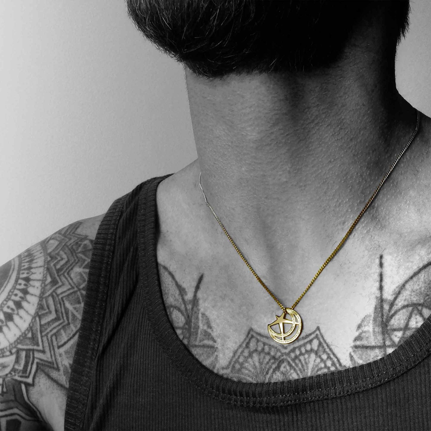 MOON NECKLACE WITH CHAIN - GOLD