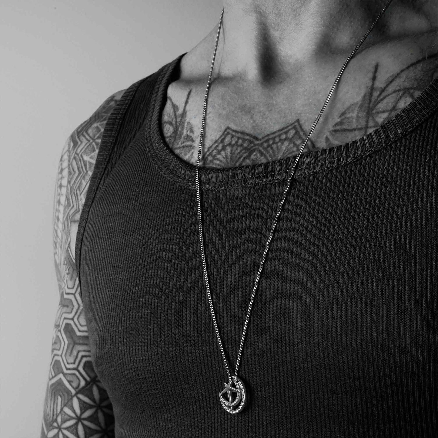 MOON NECKLACE WITH CHAIN - SILVER