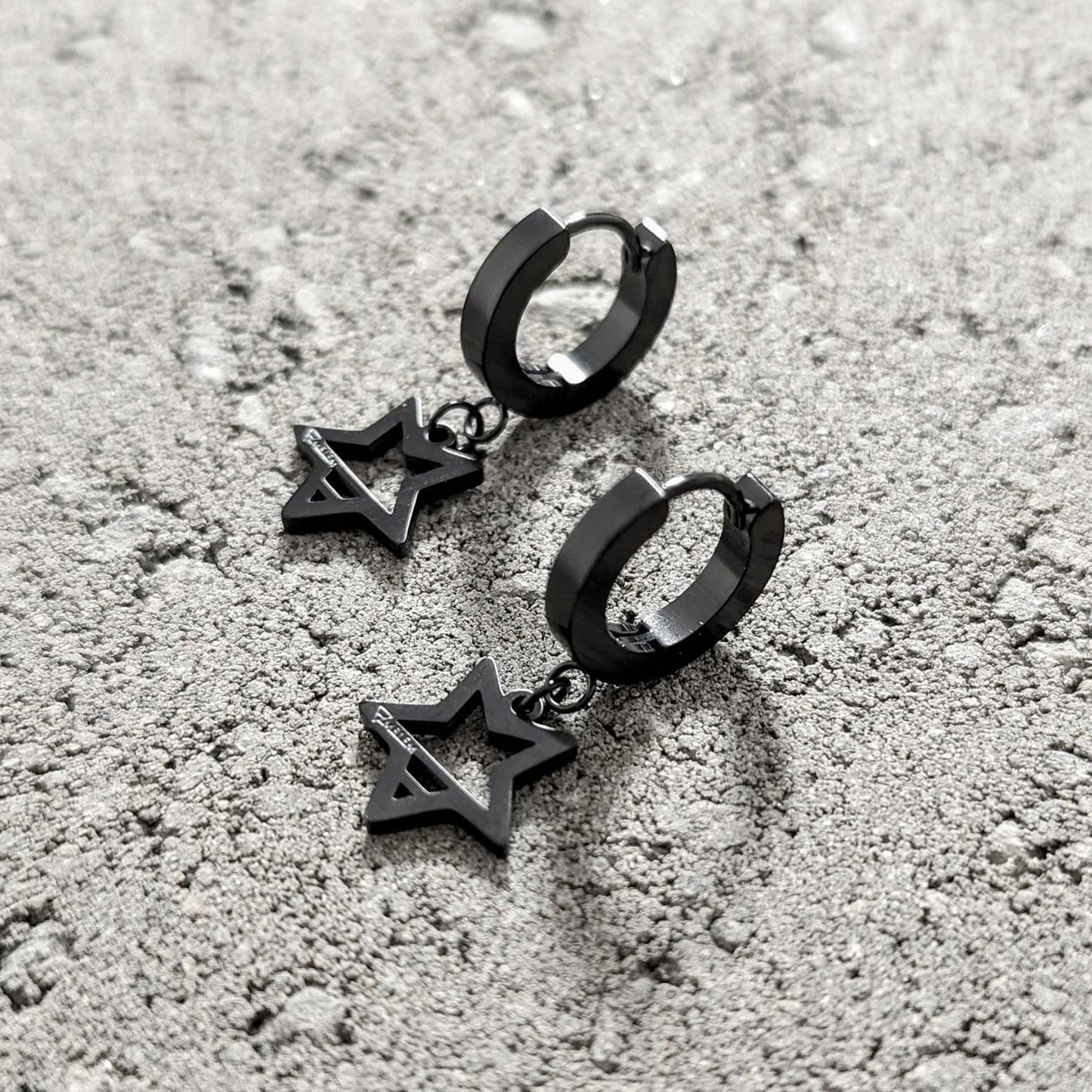 STAR EARRINGS - BLACK