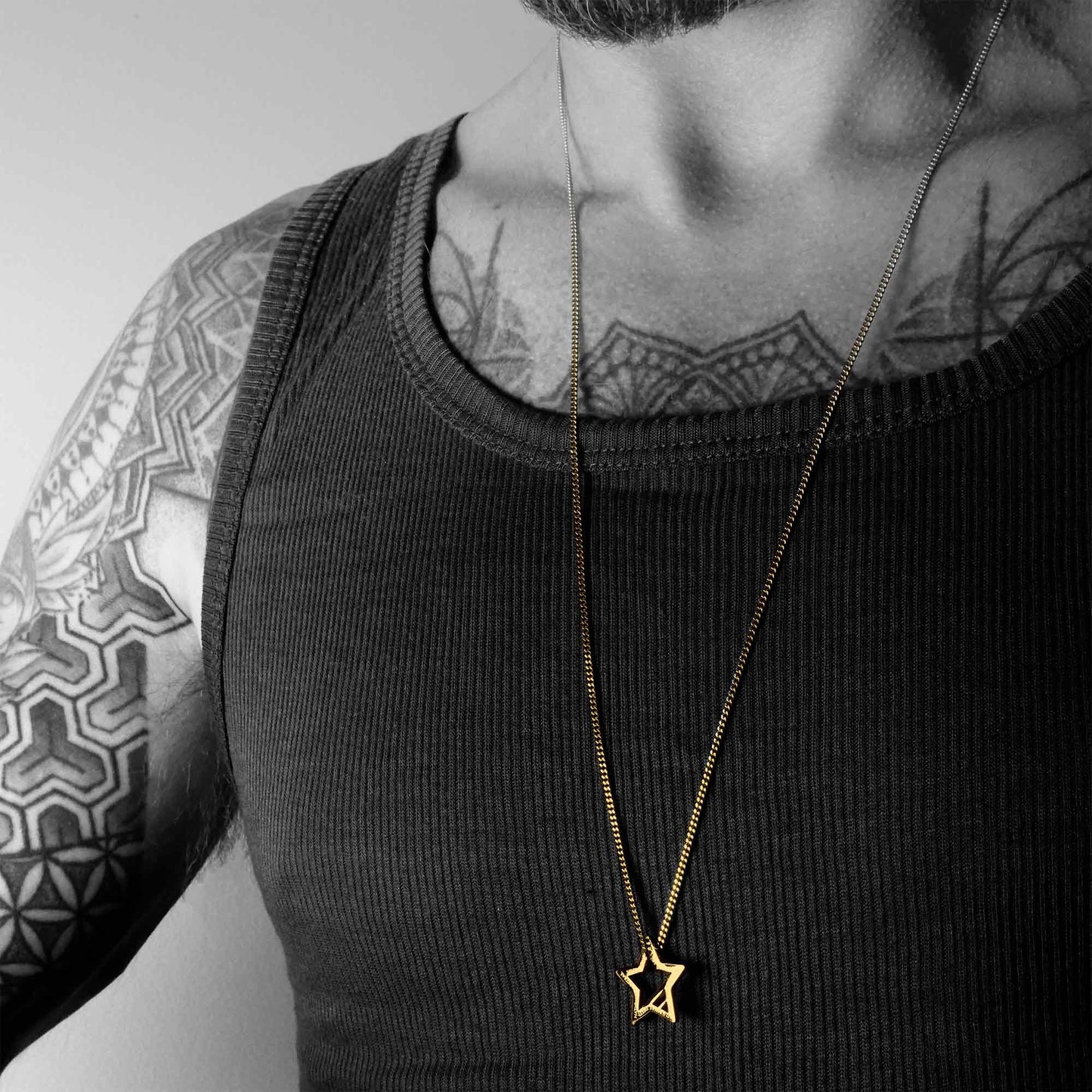 STAR NECKLACE WITH CHAIN - GOLD