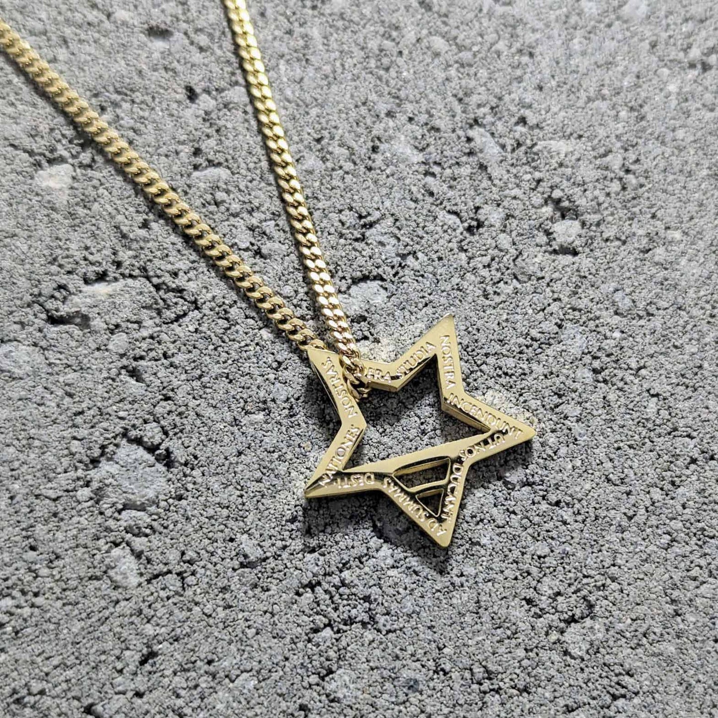 STAR NECKLACE WITH CHAIN - GOLD