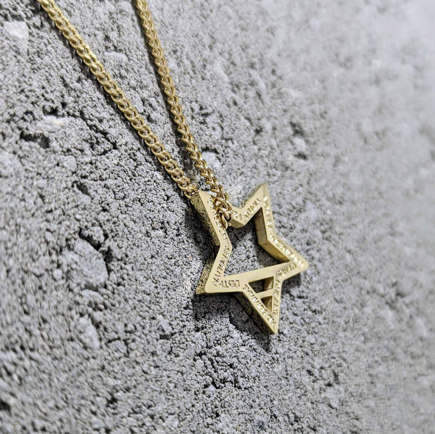 STAR NECKLACE WITH CHAIN - GOLD