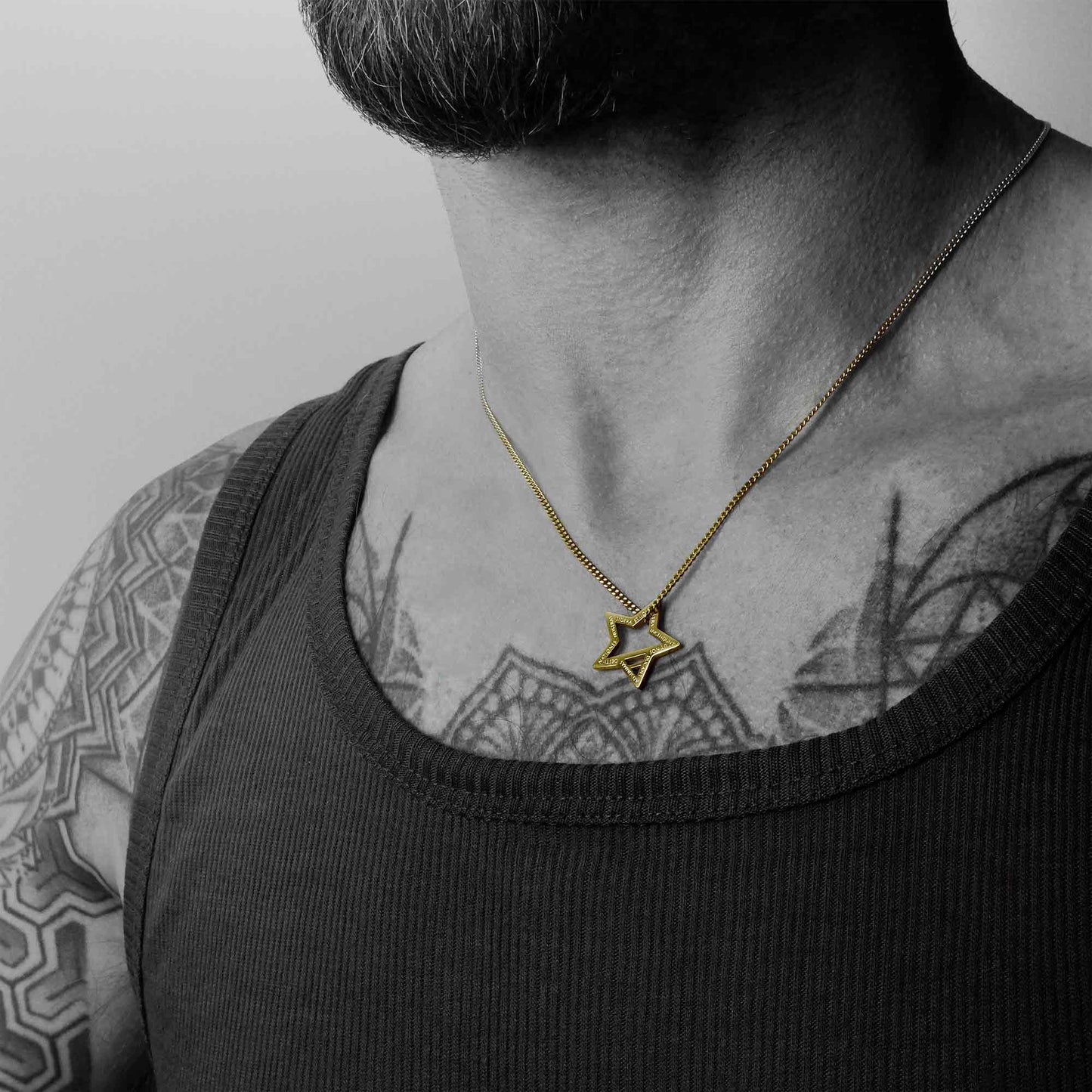 STAR NECKLACE WITH CHAIN - GOLD