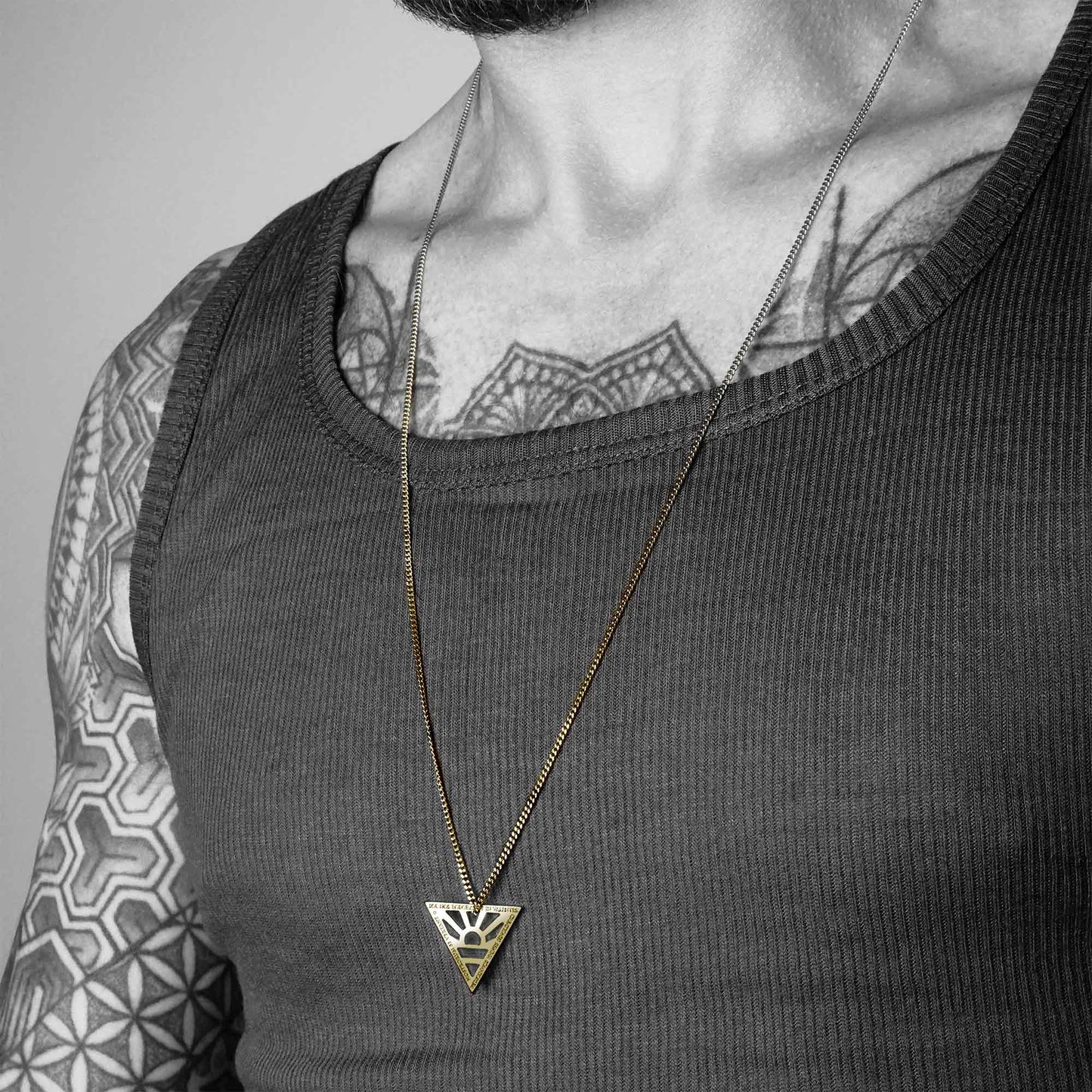 SUN NECKLACE WITH CHAIN - GOLD