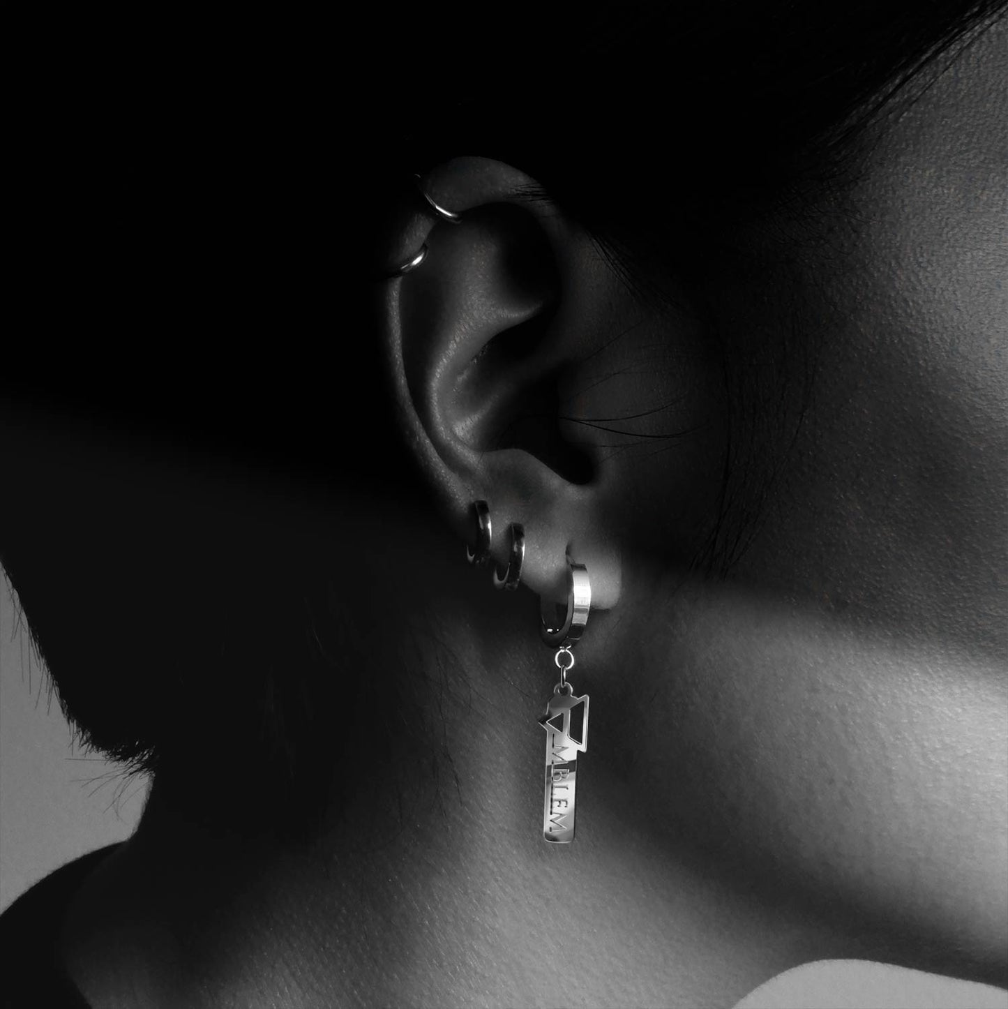EMBLEM TAG EARRINGS - SILVER